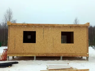 Haus nach Projekt „Mistika - N2.8“, Dorf Lyutovo: Terrasse und Eingangsbereich