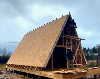 “A-Frame Altay” projeli ev, Moskova bölgesi: çatı