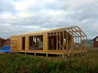 “Barnhouse 76.1” projeli ev, Strelnikovo köyü: çatı