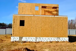 Haus nach Projekt „Slawjanka mini + Garage“, Siedlung Tunoshna: Wandmontage