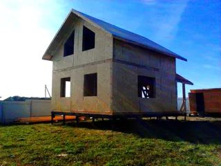 Haus nach Projekt „Amelija“, Dorf Gavshino: Obergeschoss und Dachgeschoss