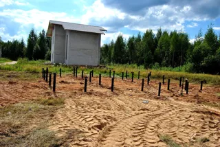 Haus nach Projekt „Sokol - 2“, Dorf Krivtsovo: Fundament und Grundrahmen