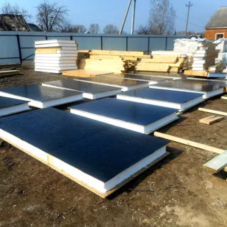 Haus nach Projekt „Radoniza“, Region Kaluga: Fundament und Grundrahmen