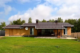 “Medvejonok” projeli ev, İvanovo bölgesi: teras ve giriş sahanlığı