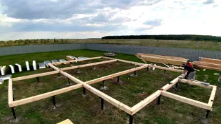 Haus nach Projekt „Finnisch 70“, Gebiet Moskau: Fundament und Grundrahmen