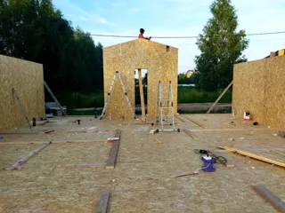 Haus 145 m² nach individuellem Projekt, Siedlung Volga: Wandmontage
