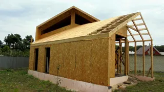 Haus nach individuellem Entwurf, Region Belgorod: Dach