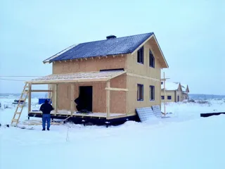Haus nach Projekt „Sefir“, Dorf Zubino: Wandmontage