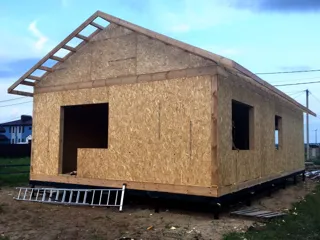 Custom-design house, Pervyy settlement: wall assembly