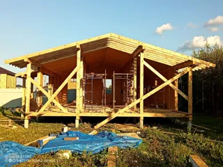 Haus nach individuellem Entwurf, Dorf Konokhovo: Wandmontage