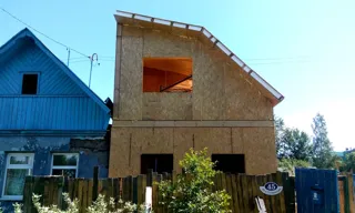 Anbau nach individuellem Entwurf, Gebiet Kostroma: Wandmontage