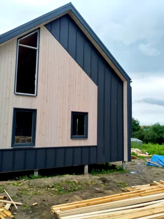 Haus nach individuellem Projekt, Gebiet Kostroma: Fassadenverkleidung