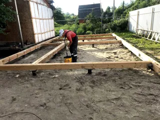 Haus nach individuellem Projekt, SNT „Kljasma“: Fundament und Schwellenrahmen