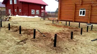 Haus nach Projekt „Garmonija 122.89“, Dorf Buzharovo: Fundament und Grundrahmen