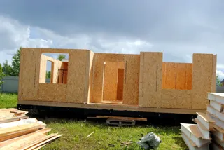 “Komfort” projesine göre ev, Afanasovo köyü: duvar montajı