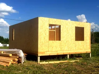 58 m² ev, “Slavyanskiy Skit” projesi, Alabukhino köyü: duvar montajı