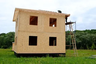 Haus nach Projekt „Musa“, Cottage-Siedlung „Schiwopisnyj bereg“: Wandmontage