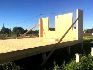 “Slavyanskiy Skit” projesine göre 58 m² ev, Alabukhino köyü: 0 kotunda SIP panel zemin