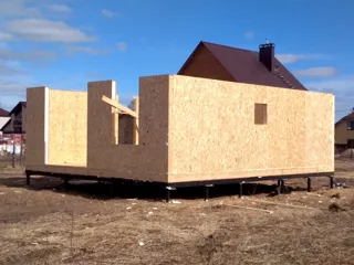 House based on the “Votchina” design, Gubachevo village: wall assembly