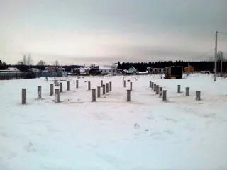 Haus nach Projekt „Dmitrowo“, Dorf Lupychevo: Fundament und Grundrahmen