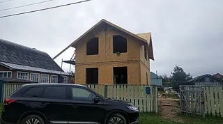 Haus nach Projekt „Dorofejewo“, Navoloki: Wandmontage