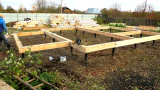 Haus nach Projekt „Solo“, Siedlung Vichuga: Fundament und Grundrahmen