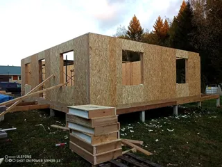Haus nach Projekt „Dilischans 8x9“, Region Wologda: Wandmontage