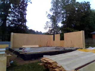 Haus nach individuellem Entwurf, Dorf Obolsunovo: Wandmontage