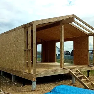 Haus nach individuellem Entwurf, Gebiet Iwanowo: Wandmontage