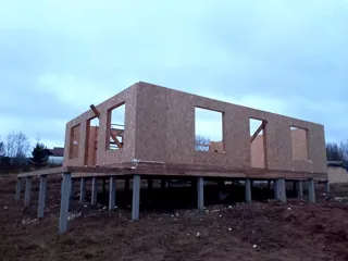 Özel projeye göre 97 m² ev, Ikonnikovo köyü: duvar montajı