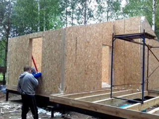 Haus nach individuellem Entwurf, Gebiet Iwanowo: Wandmontage