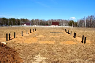 Haus nach Projekt „Slawjanka mini + Garage“, Siedlung Tunoshna: Fundament und Grundrahmen