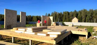Haus nach individuellem Entwurf, Gebiet Iwanowo: Wandmontage