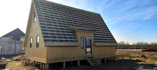 Custom-design house, Pavlikovo village: roofing