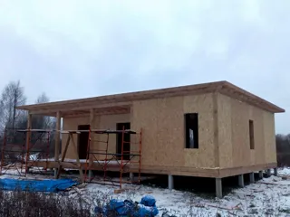 Haus nach Projekt „Randevu - E2.8“, Dorf Bashutino: Dach