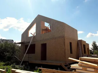 Haus nach Projekt „Tajna“, Krasnogorsk: Wandmontage