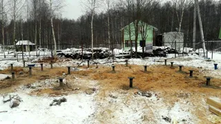 Haus nach Projekt „Slawjanskij Skit“, Region Jaroslawl: Fundament und Grundrahmen