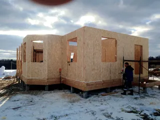 Banja, Projekt „Florida“, Dorf Balabanovo: Wandmontage