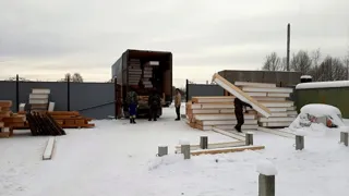 Haus nach Projekt „Premera“, Dorf Bolshoe Klochkovo: Lieferung des Hausbausatzes