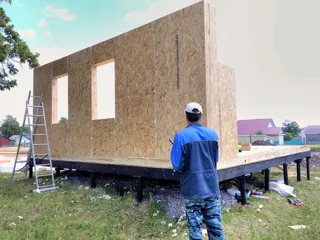 Haus nach Projekt „Sarja“, Kazan: Wandmontage