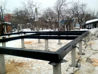 Özel projeye göre ev, Obninsk: temel ve alt bağlama kirişi