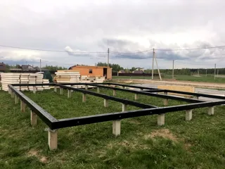 Haus nach Projekt „Mistika - E2.8“, Gebiet Moskau: Fundament und Grundrahmen