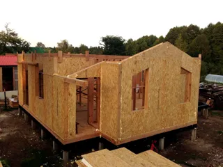 Haus nach individuellem Entwurf, Siedlung Borisoglebskiy: Wandmontage