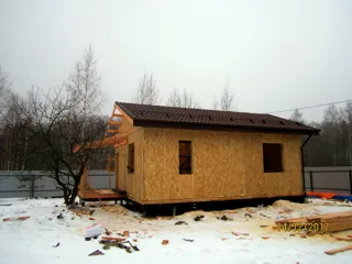 Haus nach Projekt „Slawjanskij Skit“, Region Jaroslawl: Wandmontage
