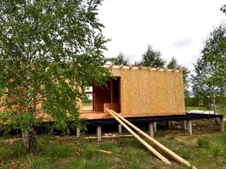 Haus nach Projekt „Mistika E“, Region Tula: Wandmontage