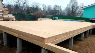 Haus 102 m², Projekt „Randevu - E2.8“, SNT „Sputnik“: Boden aus SIP-Paneelen auf Höhe 0