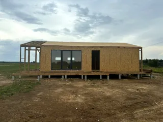 Haus nach Projekt „Barnhouse 84.2“, Dorf Ivantsevo: Fenster und Türen