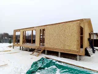Haus nach Projekt „Barnhouse 76.3“, Dorf Konokhovo: Wandmontage