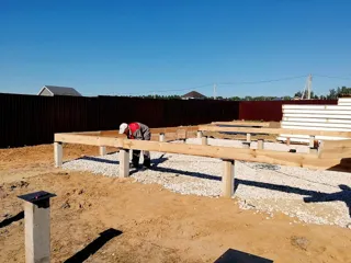 Haus nach Projekt „Jessentuki 7.5x7.5“, Dorf Rastunovo: Fundament und Grundrahmen