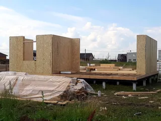 Haus nach individuellem Entwurf, Kostroma: Wandmontage